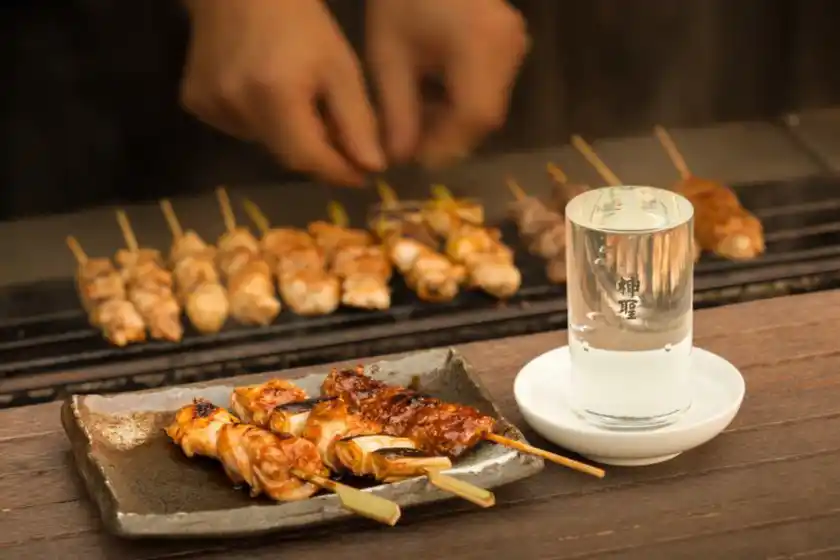 酒蔵を改装した鶏料理専門店「鳥せい本店」(京都・伏見)開店50周年。2026年1月23日より記念企画を開始