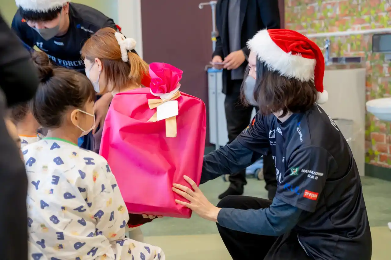 【eスタジアム株式会社】 プロeスポーツチームENTER FORCE.36が取り組む、クリスマスの特別チャリティプロジェクトに参画