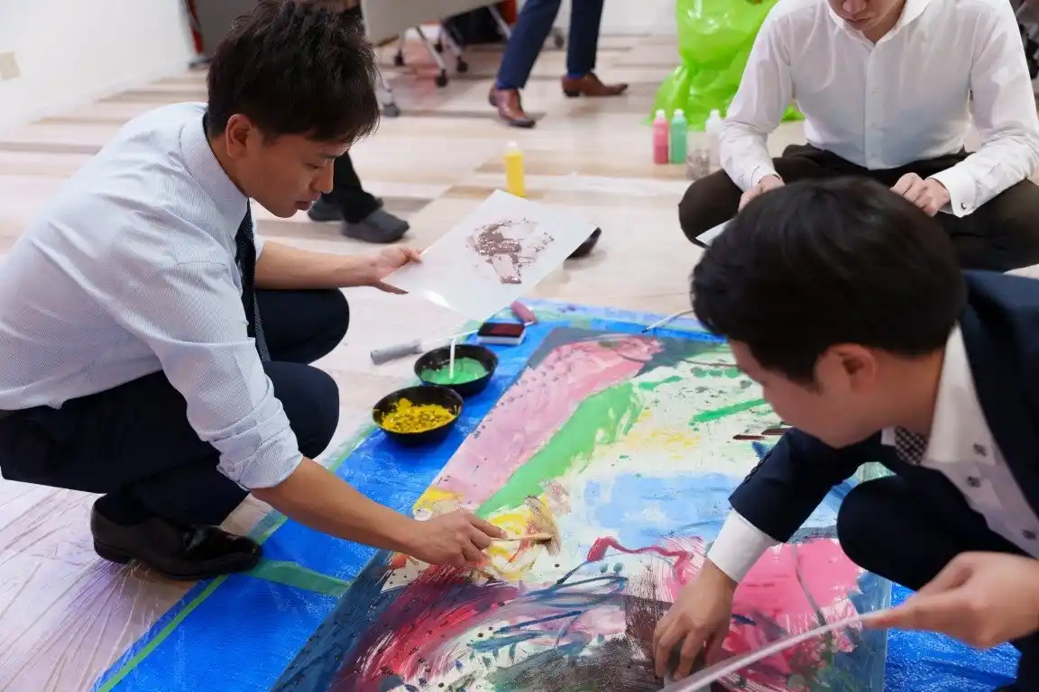 【株式会社明治産業】 アートの力で組織に「気づき」と「対話」を　　明治産業「アートを用いたワークショップ型研修」サービスを開始