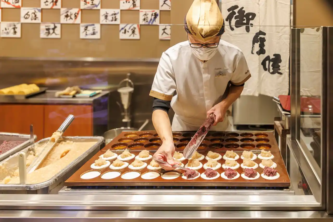 【パナソニックグループ】 タフブック FZ-55が御座候の全店舗で採用 ～粉が舞う菓子製造の現場を止めない防塵・防滴設計で安定稼働を実現～