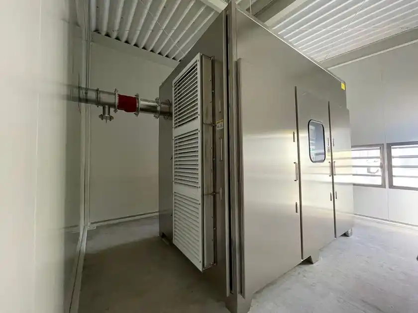 【脱炭素・省エネ】年間400トンのCO2削減と1.7億円のコストカットを同時実現。カルモア、食品工場へ新型脱臭装置「ネオプラズ」を導入