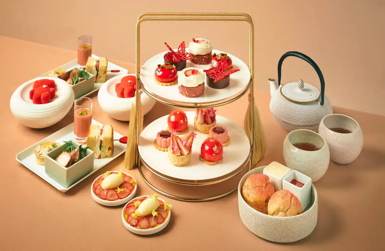 1月5日（月）からストロベリーアフタヌーンティーの提供を開始　ご自宅で優雅に愉しむテイクアウトボックスも