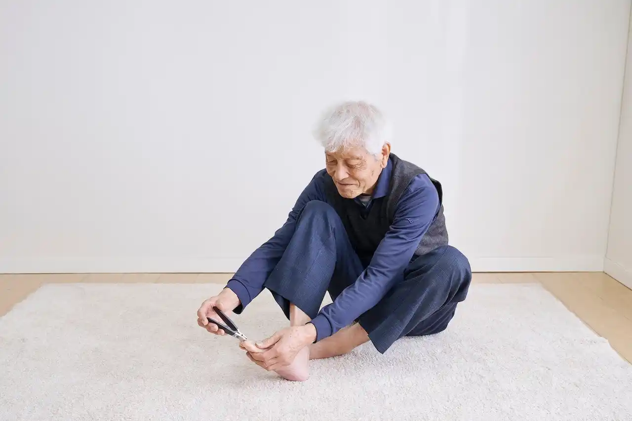 “足の爪が切れない”が社会課題に。巻き爪専門院が開発した「足専用爪切り」がMakuake初日に1160％達成、売上100万円を突破