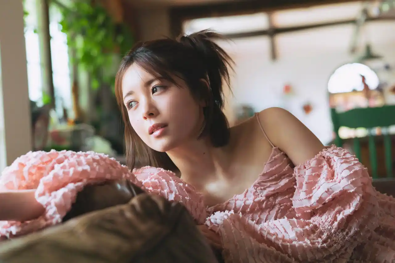 【株式会社東京ニュース通信社】 待望のボブヘア初グラビアで、あやめんが愛おしすぎる! 乃木坂46・筒井あやめが3月27日(金)発売「B.L.T.5月号」表紙＆巻頭に登場!