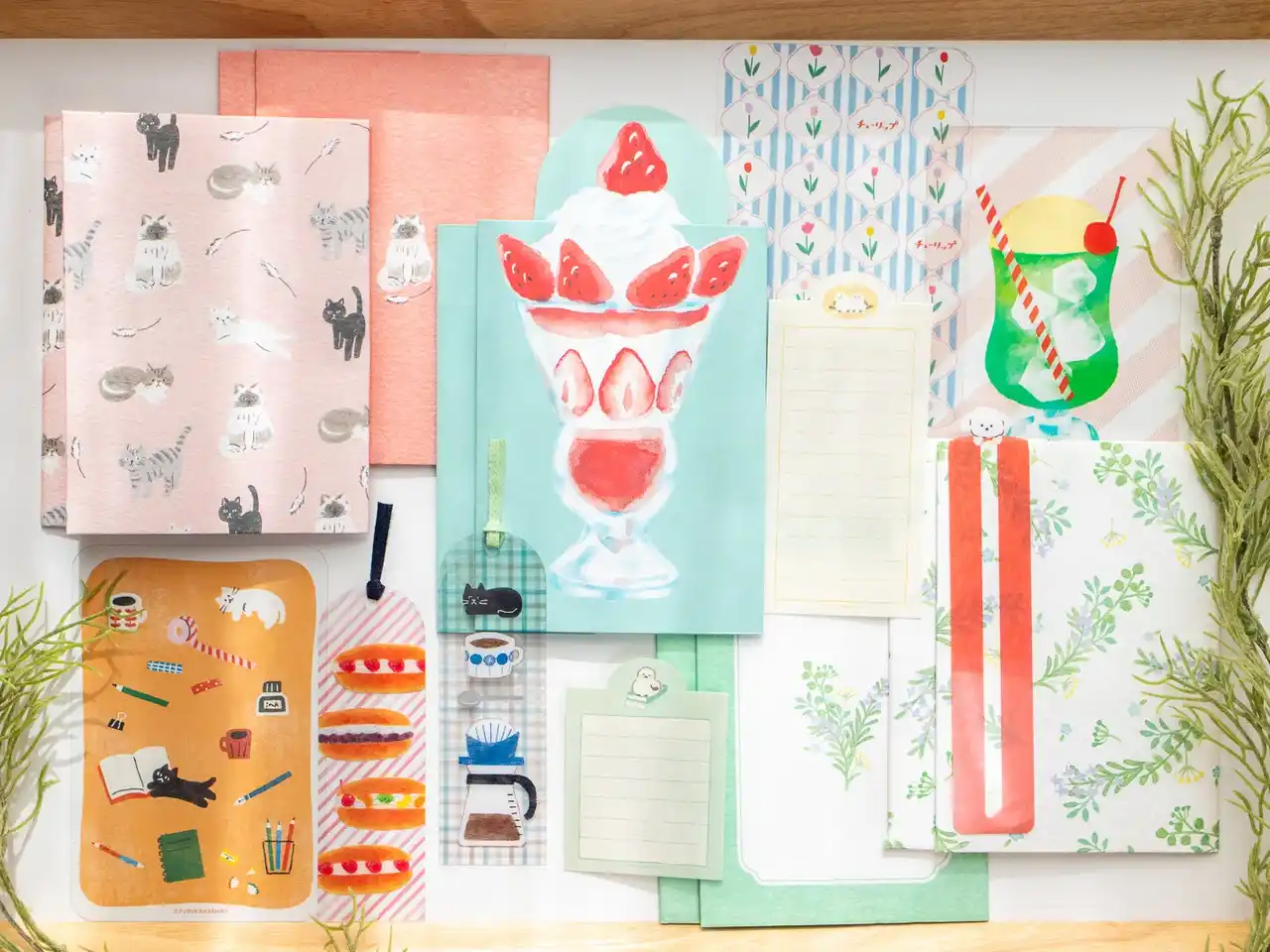 読書好きさんの毎日に、ちょうどいい。遊び心と実用性を楽しむ、古川紙工の『HON TO WATASHI』新作アイテム登場！