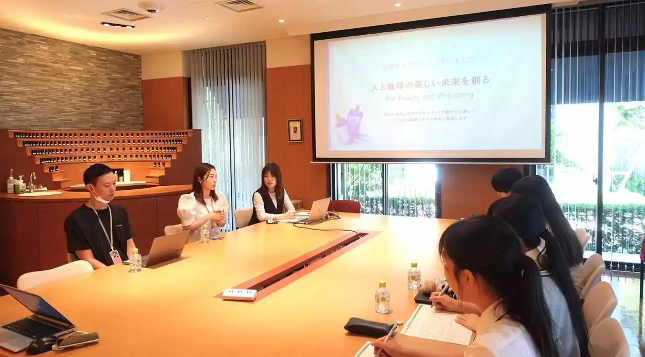 【株式会社桃谷順天館】 「体験型進路学習」を通じてグローバルな人材育成に貢献　高校生に“働くこと”を学ぶ場を提供