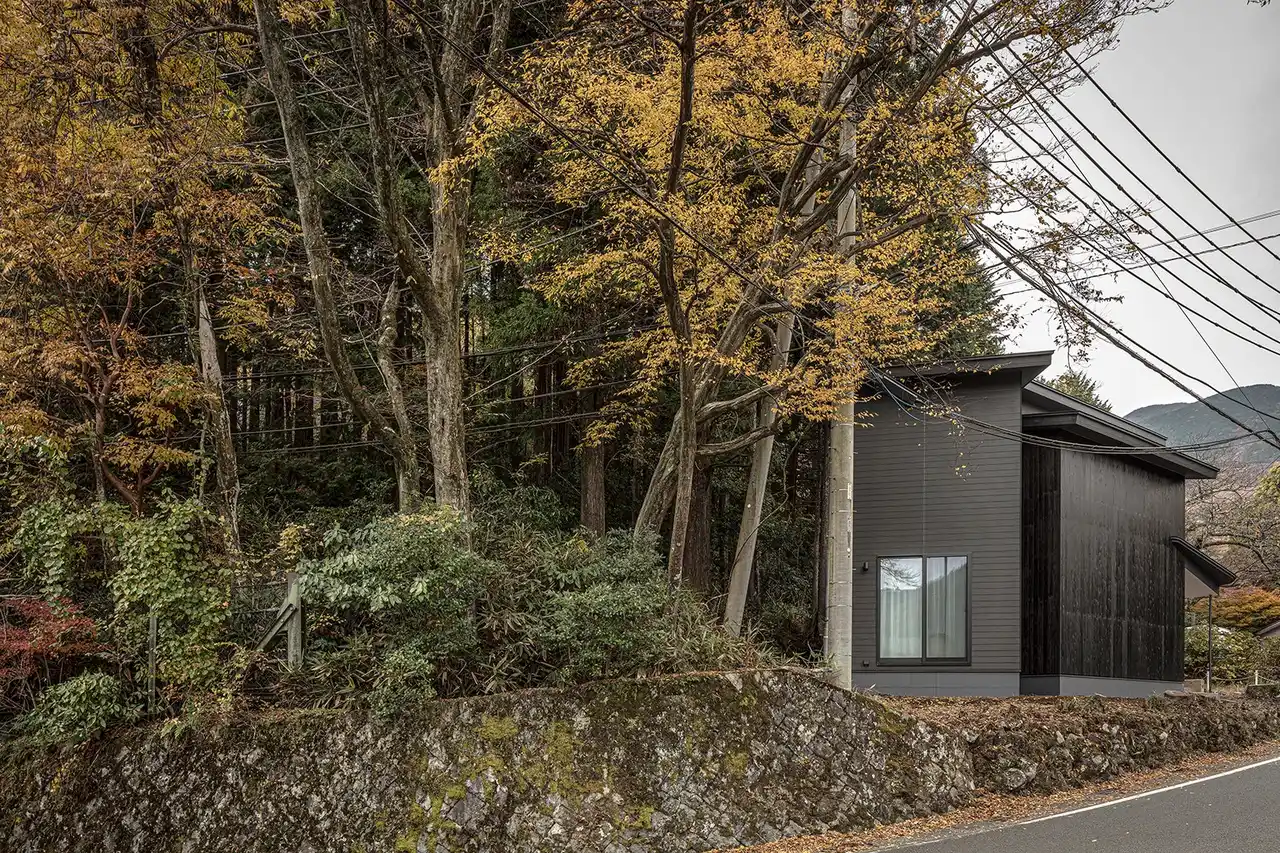 【株式会社Shiki】 2025年12月12日(金) 箱根・宮ノ下に佇む 一棟貸し宿泊施設「SHIKI -HAKONE-（シキ ハコネ）」グランドオープン