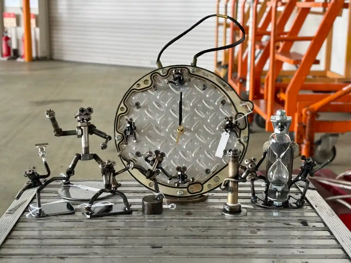 FDA　4号機の部品を活用したオリジナルグッズの開発