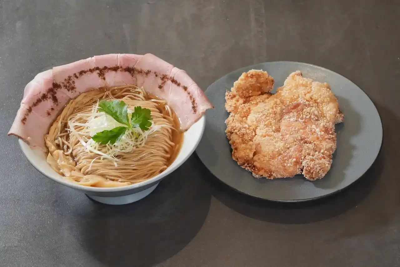 関西初！ダージーパイとラーメン専門店「一揚一杯 ICHIAGE IPPAI」台湾名物の大鶏排を自家製たれに漬け込み大阪式に！これが大阪の新定番！