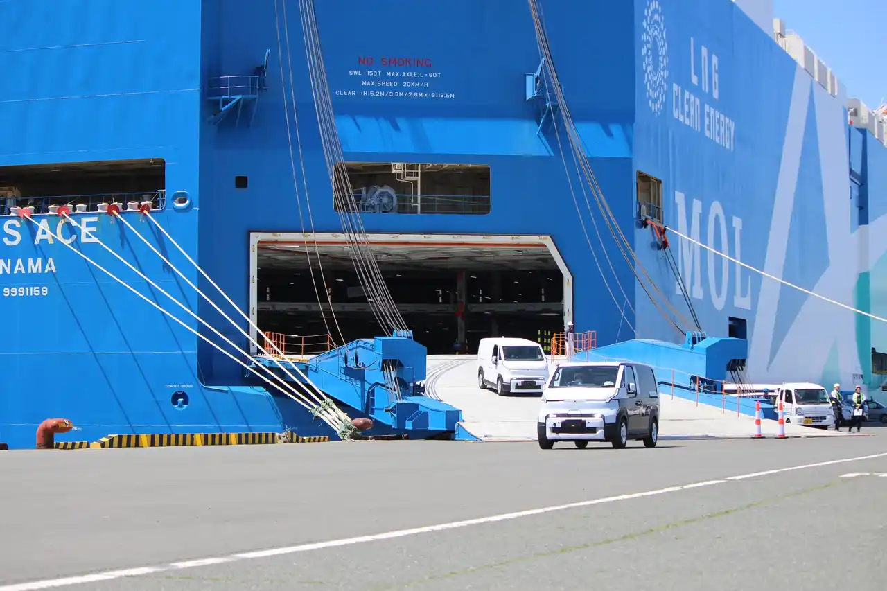 自動車輸入日本一の三河港に韓国・起亜EVバンが初上陸、取扱２３ブランドに