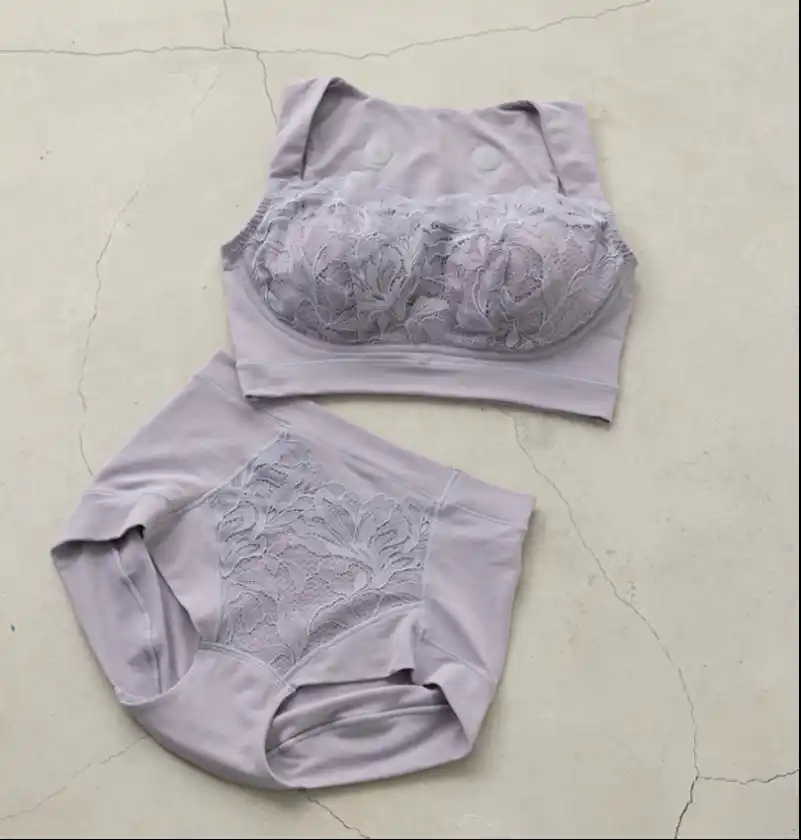 肩らっくす LUXE ハーフトップと腰こりらっくす LUXE ペアショーツ