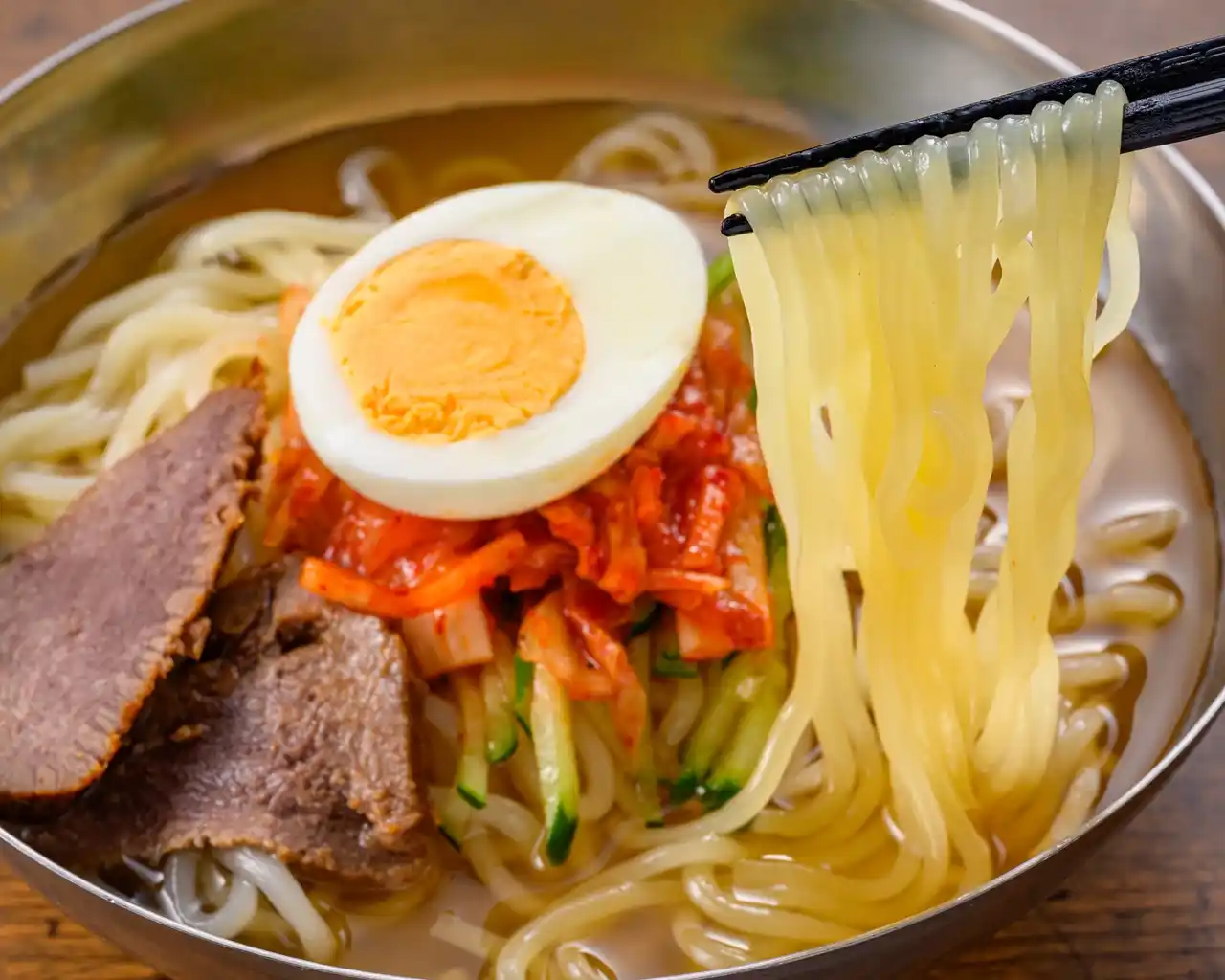 【大好評につき数量限定で再販】芸能人やグルメインフルエンサー絶賛！焼肉屋「牛恋」の通販商品『鶏だし冷麺』セットが再登場！