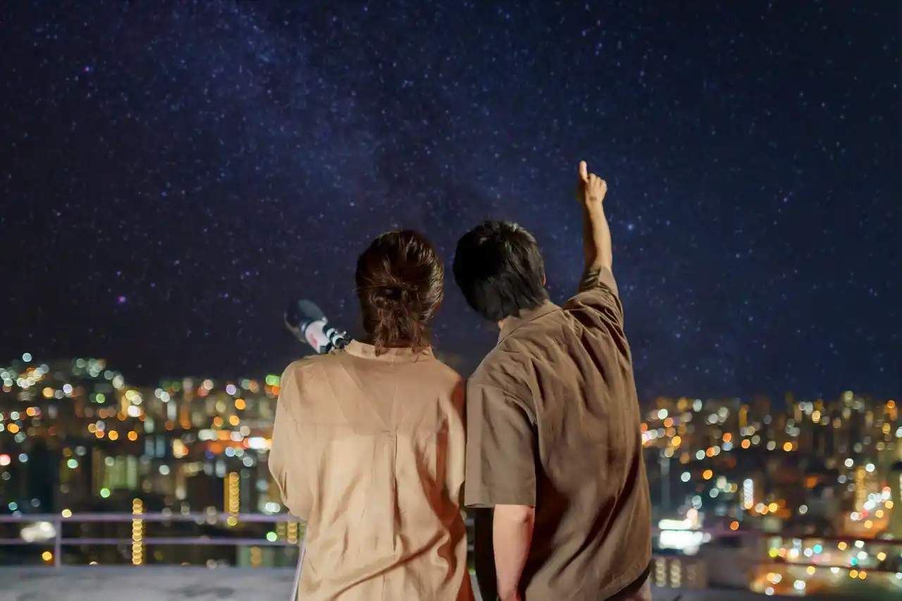 【札幌プリンスホテル】地上107m屋上ヘリポート「Prince ROOFTOP360」で一日限定天体観測イベントを開催