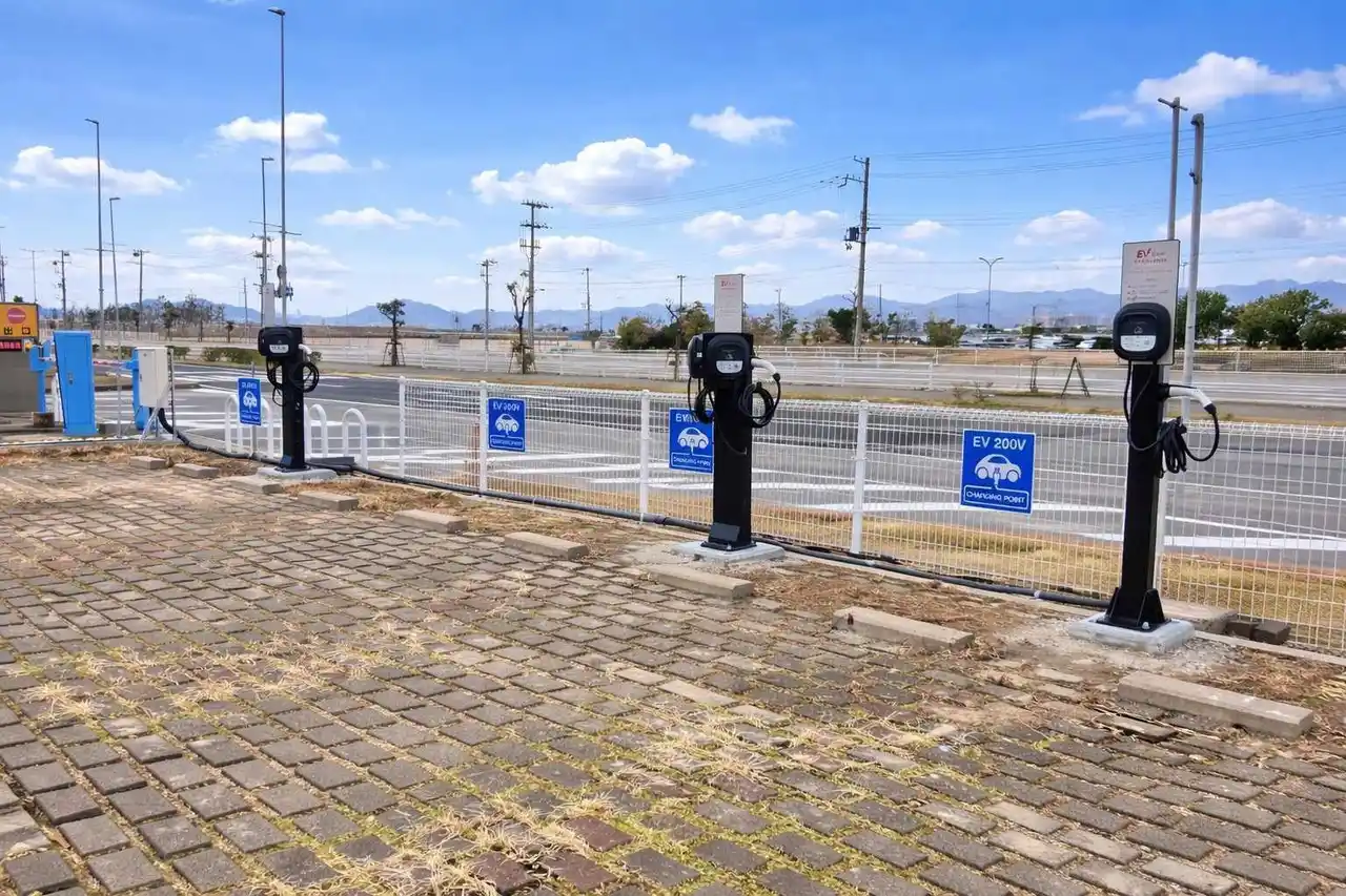 【関西エアポート株式会社】 神戸空港　EV充電サービス「EV充電エネチェンジ」運用開始