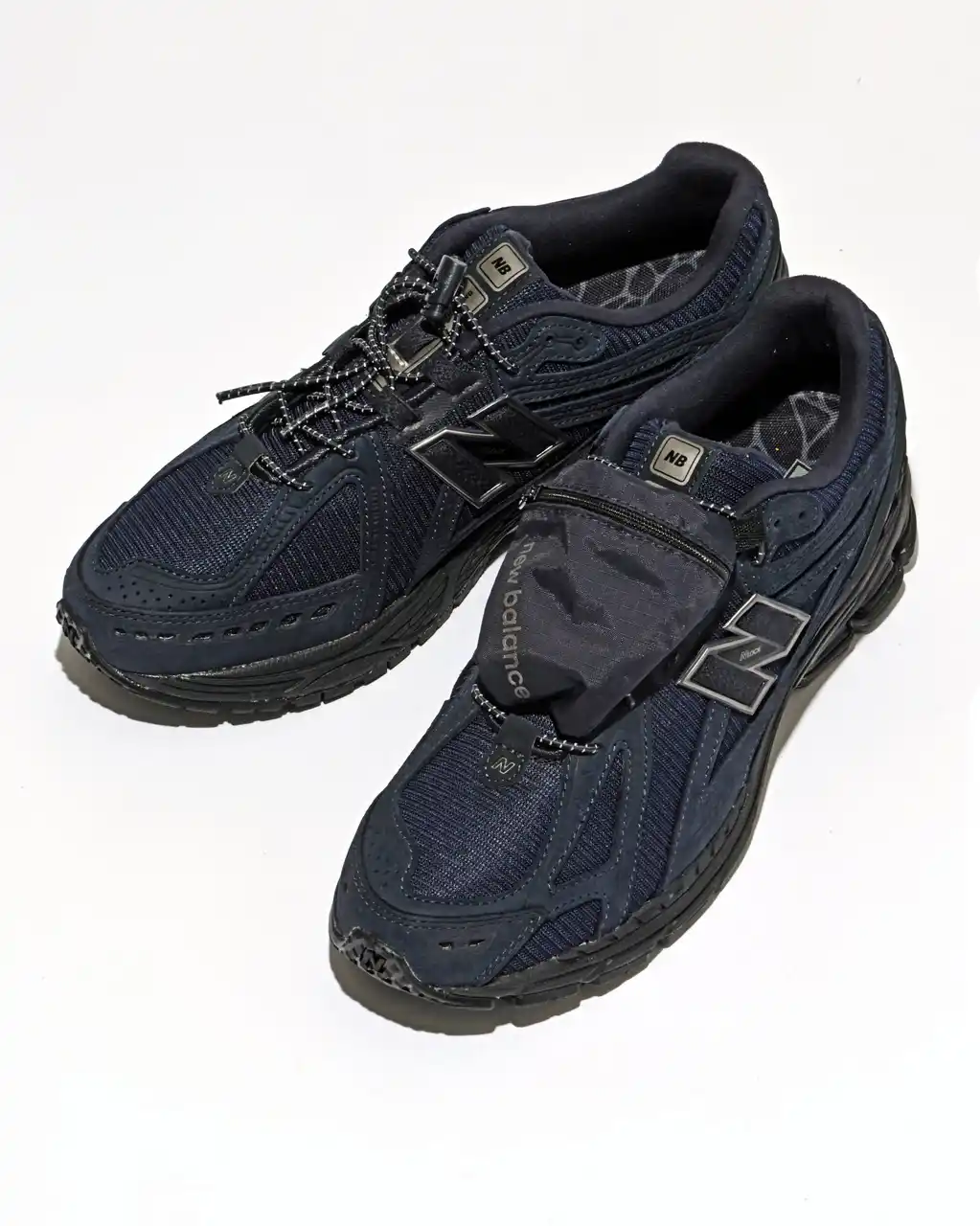 【株式会社日之出出版】 雑誌『Safari』がNew Balanceに別注をかけたスペシャルな１足！　特別仕様のニューバランス“1906R”が2026年4月１日に発売開始！