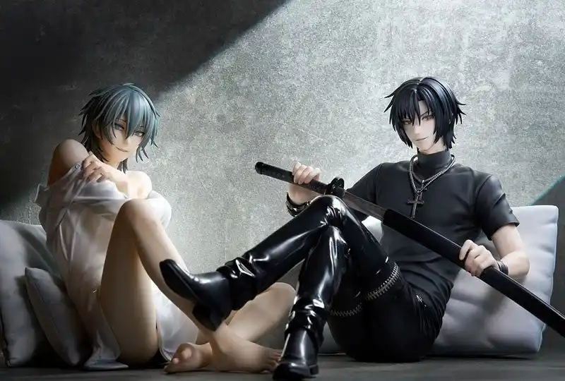 【大網株式会社】 ニトロキラルのPCゲーム『咎狗の血』より主人公「アキラ」と、真の王となった「シキ」がフィギュアで登場。