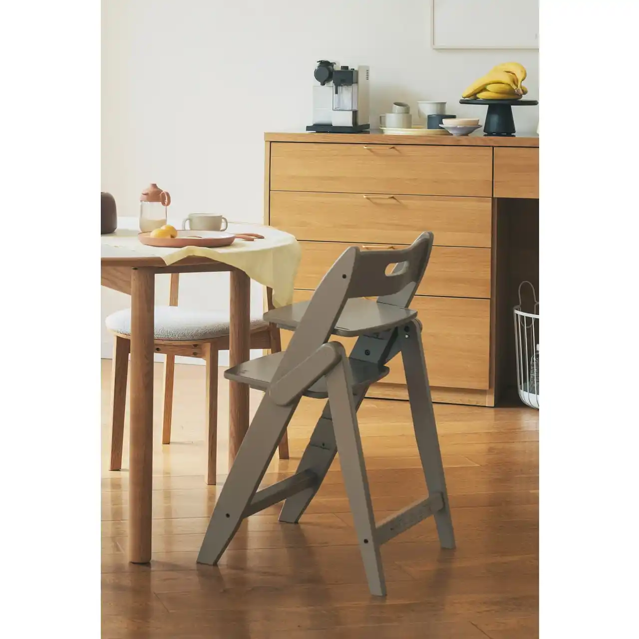 【株式会社ミサワ】 ドイツ生まれの“moji”が提案する多機能ハイチェア「YIPPY(イッピー)」の新コレクションESSENCE(エッセンス)を1月26日(月)(※)より全国の店舗・ECにて販売開始