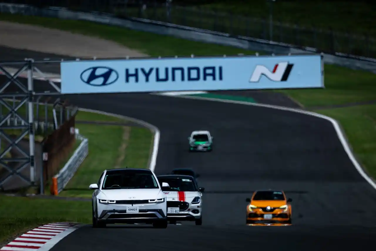 【Hyundai Mobility Japan 株式会社】 Eco Car Cup 2025にIONIQ 5とINSTERがEV初出場！　計4時間の耐久レースを完走しEVの安全性と高い走行性能を披露