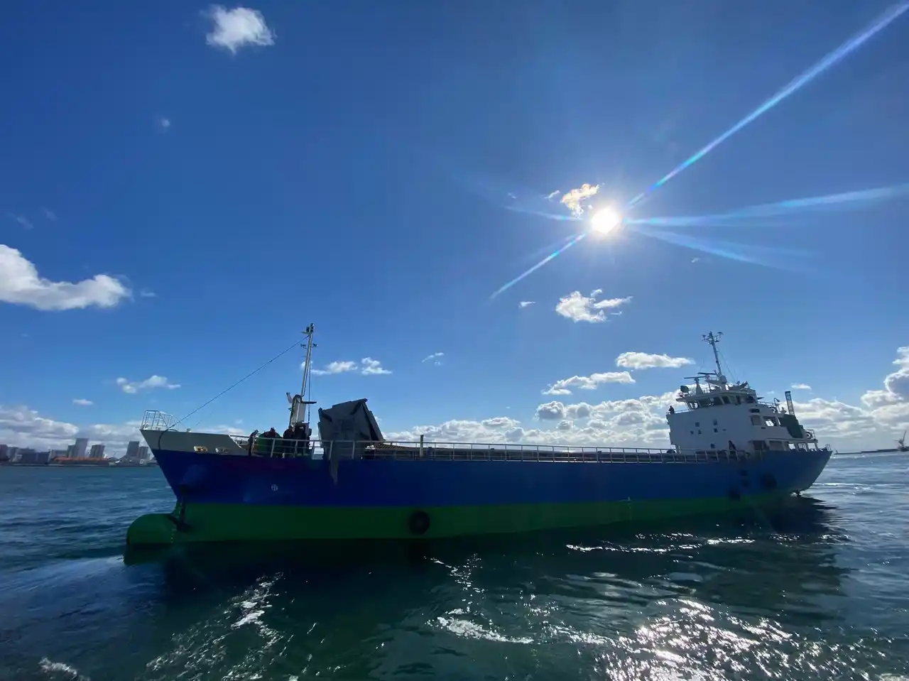 【神戸発】船舶×ドローンによる災害時支援物資輸送訓練を実施