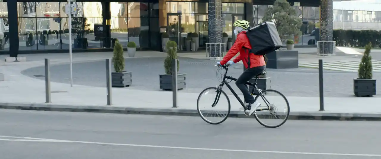 【デリバリー配達員向け研修DX】『ONLINE FACE(R)』（オンラインフェイス）で配達員の安全研修をオンライン化──多様な就労形態にも対応した持続可能な教育体制を本格提供開始！！