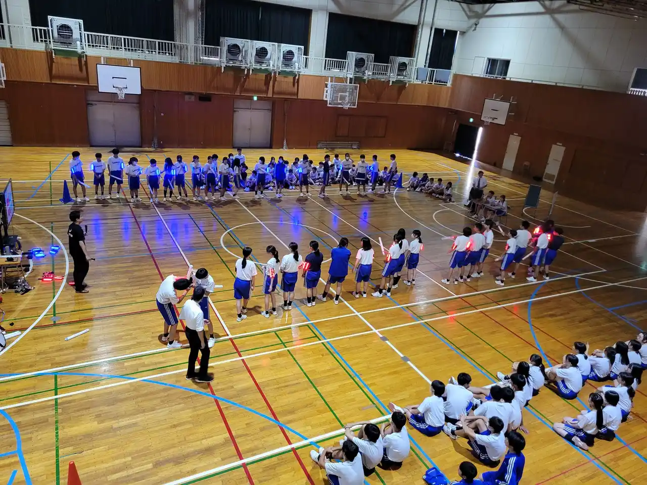 中学生約400人がサイバー合戦に挑戦！立川第四中学校にてCyber KASSEN体験授業を実施。先生同士の真剣勝負も白熱！観戦と応援が一体となる未来の体育授業！