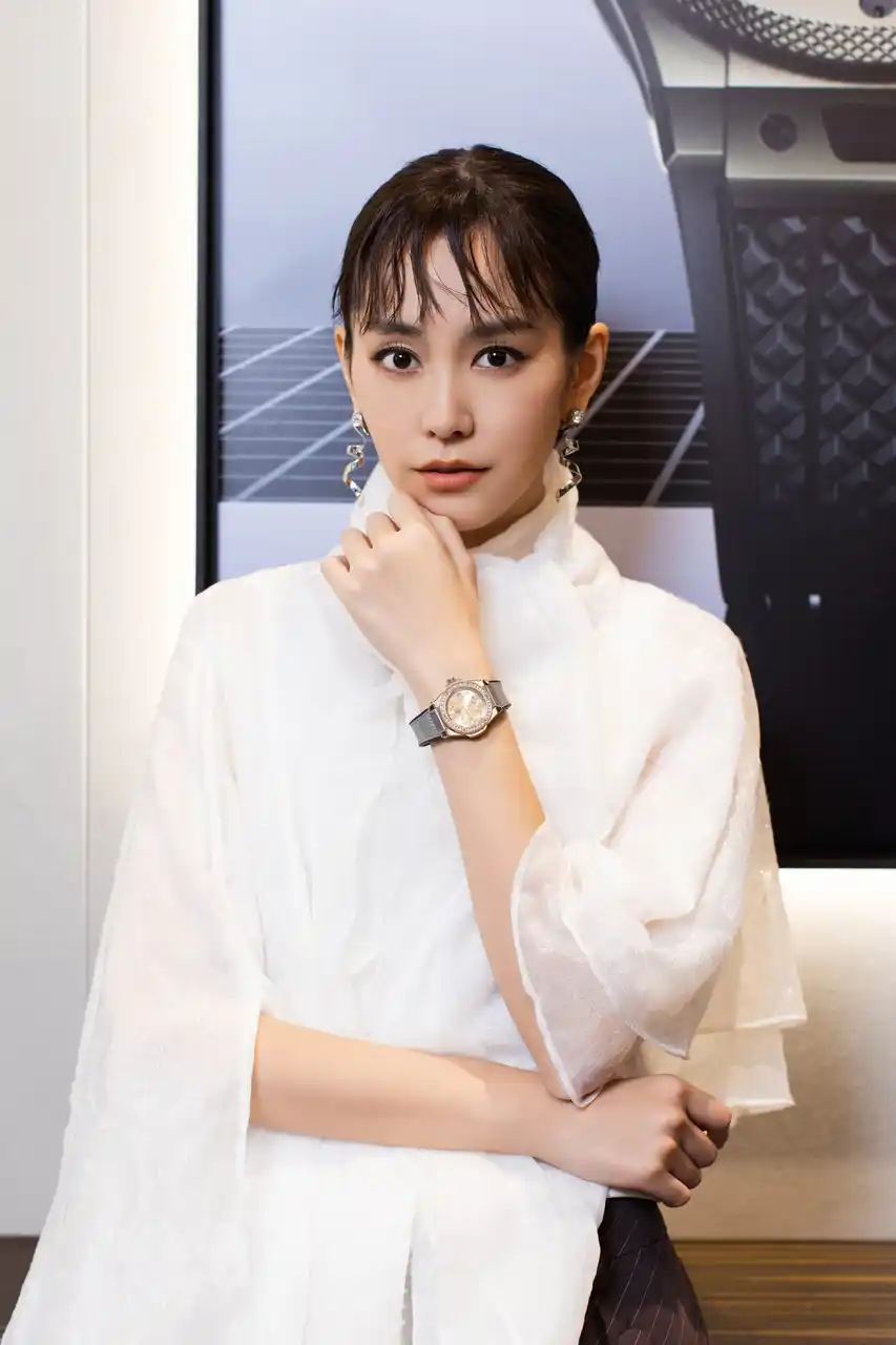 【ウブロ】桐谷美玲が「ウブロ銀座ブティック」に来店