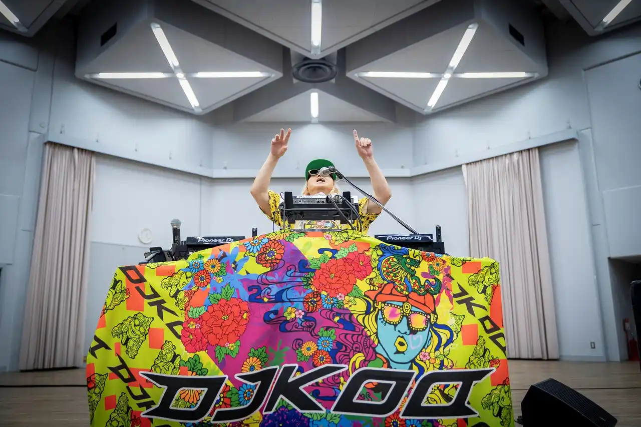 【大阪芸術大学】 大阪芸術大学にて演奏学科客員教授のDJ KOO先生とDJ HANGERさんによる特別講義を実施