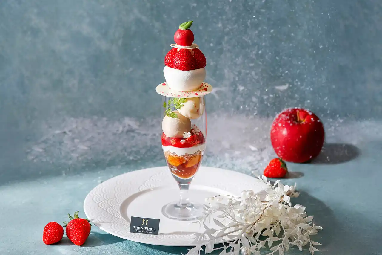 【ザ ストリングス 表参道】『りんご&いちごの白雪パフェ』新登場