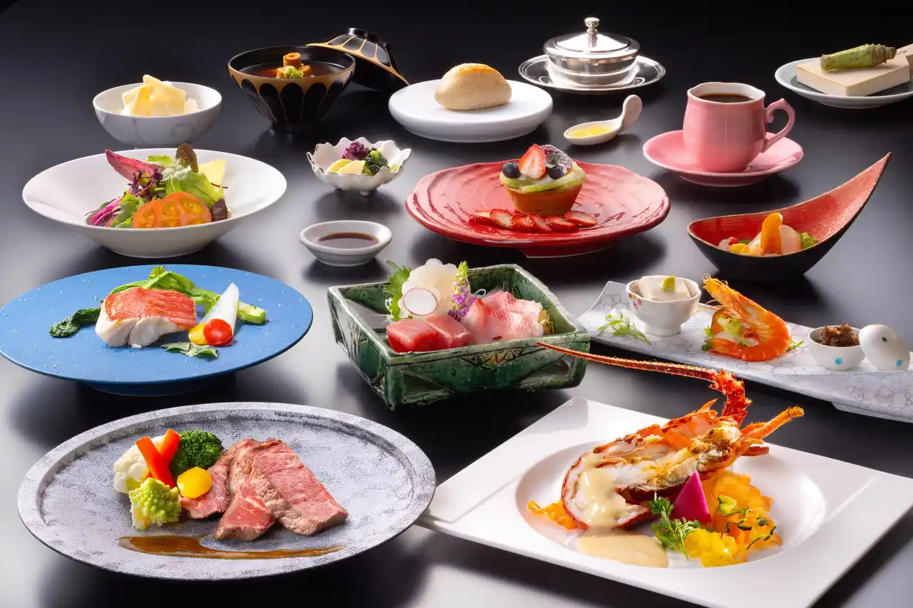 【大人の秋休み】伊豆幸グルメ 選べるディナー♪ 鉄板焼コース vs フレンチ懐石 ～東伊豆の絶景インフィニティ温泉で秋風テラスのおもてなし