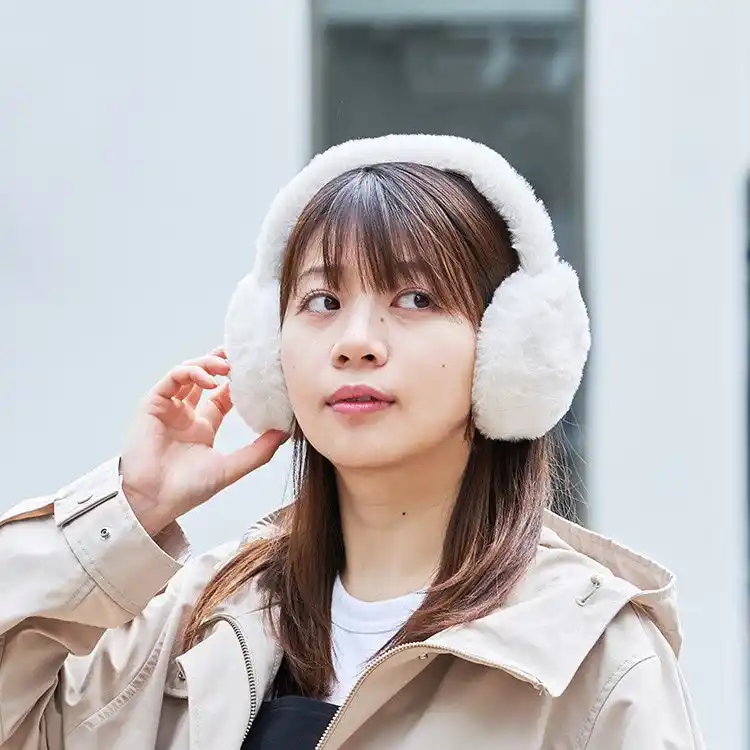 【ライフオンプロダクツ株式会社】 2つに分けて使える話題のシェアカイロを、イヤマフに入れてポカポカに！「耳まであたたかいイヤマフ付 使い捨てないシェアカイロ」がLife on Productsから新発売