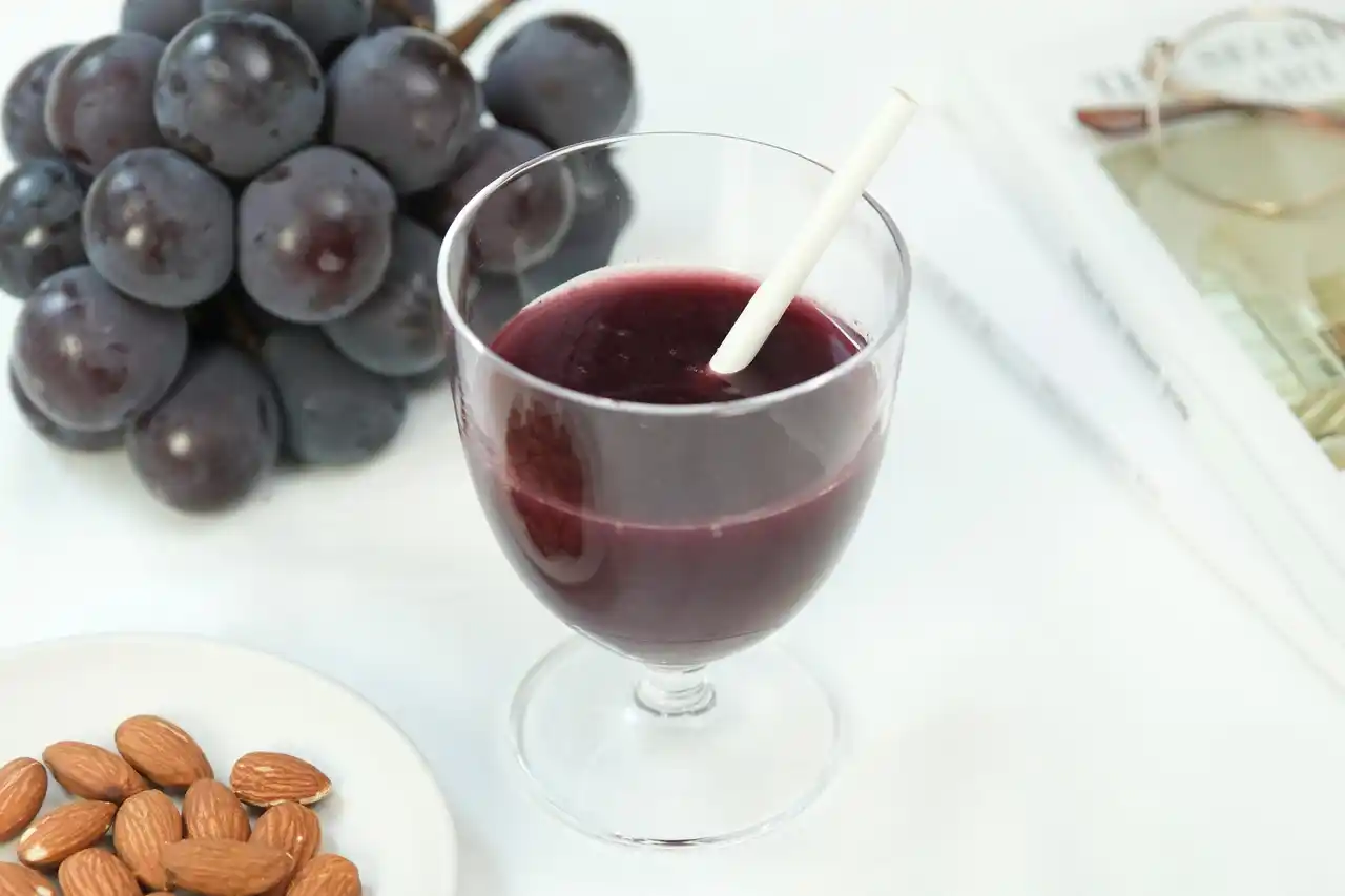 長野県産『ナガノパープル』70％使用の『とろんと濃い果実感 長野県産ぶどうジュース』をスナックミーオンラインストアで期間限定発売