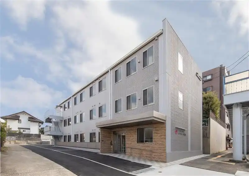 【株式会社Magic Shields】 【日本初】グループホームで転倒骨折リスクを低減する衝撃吸収フロア＆マット『ころやわ(R)』を全27居室導入したエクセレント瑞穂が2026年1月1日(木・祝)オープン