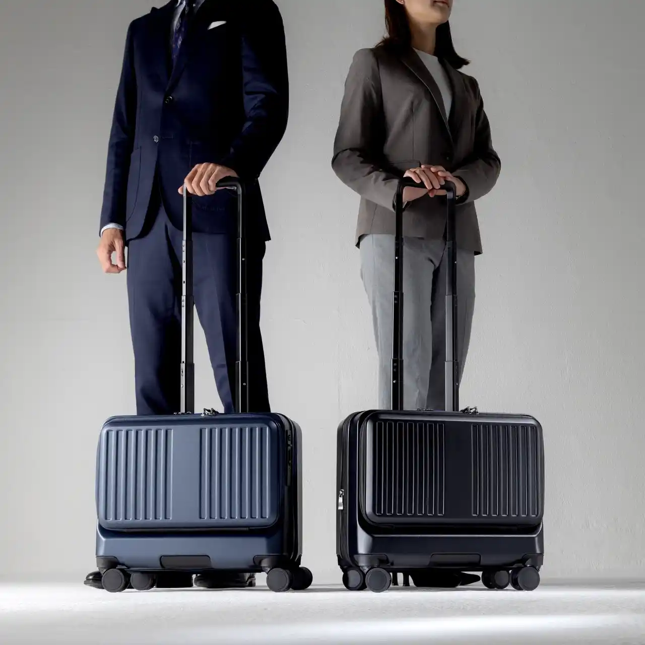 ＜シリーズ累計販売数 1万個突破＞ANAオリジナルのフロントオープンキャリー　ビジネスバッグ感覚で使える、機内持ち込み可能な横型モデルが登場！