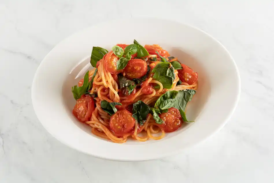【シナグロ ORGANIC SALAD&CAFE そごう大宮】2月19日から新カフェメニュー登場。トマトの国・イタリアでも「最も甘い」と言われるダッテリーノの有機トマトソースを使用したスパゲッティ。
