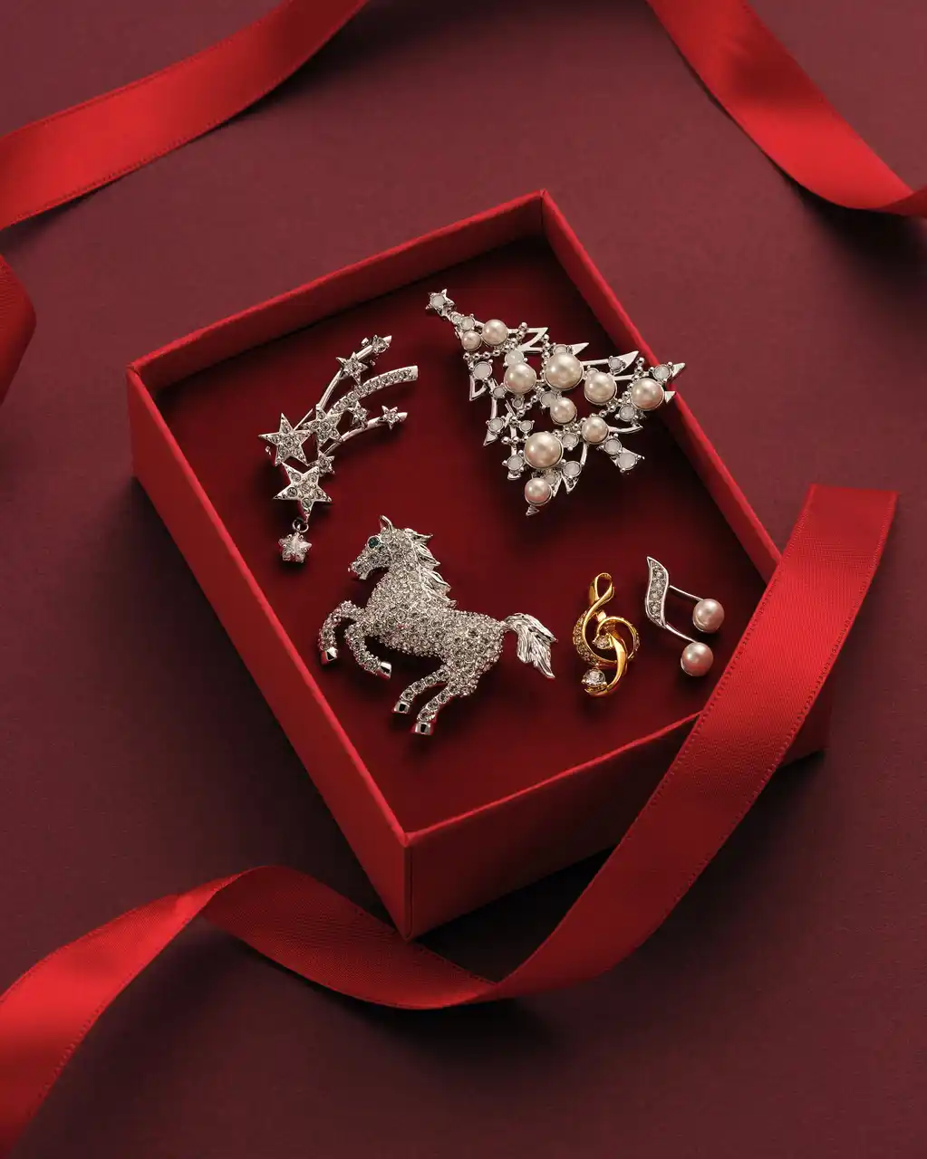 【株式会社ヴァンドームヤマダ】 【ヴァンドームブティック】ホリデー気分を盛り上げるモチーフアクセサリー