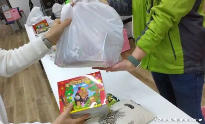 「グッドごはん」食品配付の様子