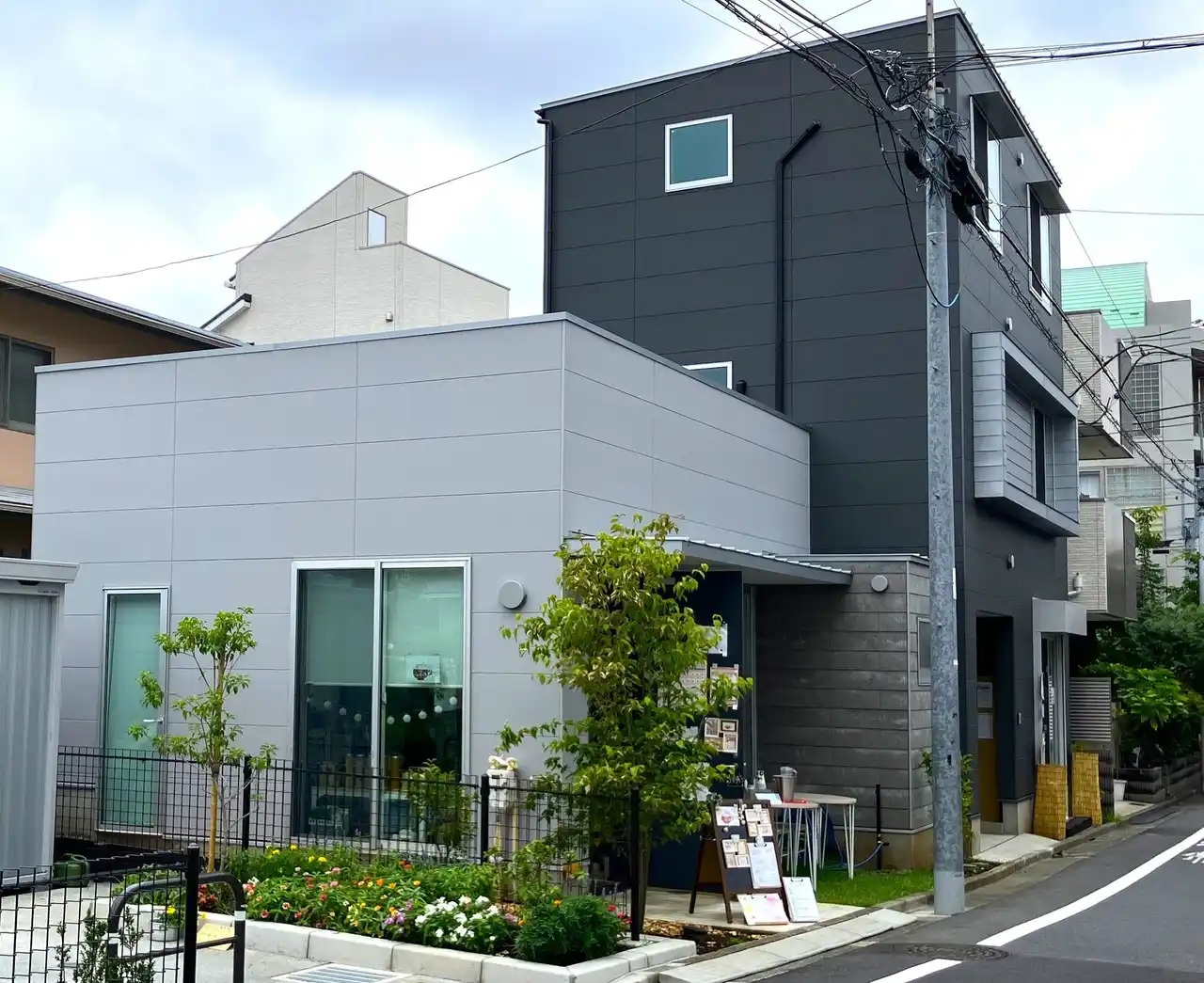 【株式会社ザ・ハウス】 高齢者の新しい「自立型住まい」、建築家設計 × 見守りサービスで「安心と自由」を両立！