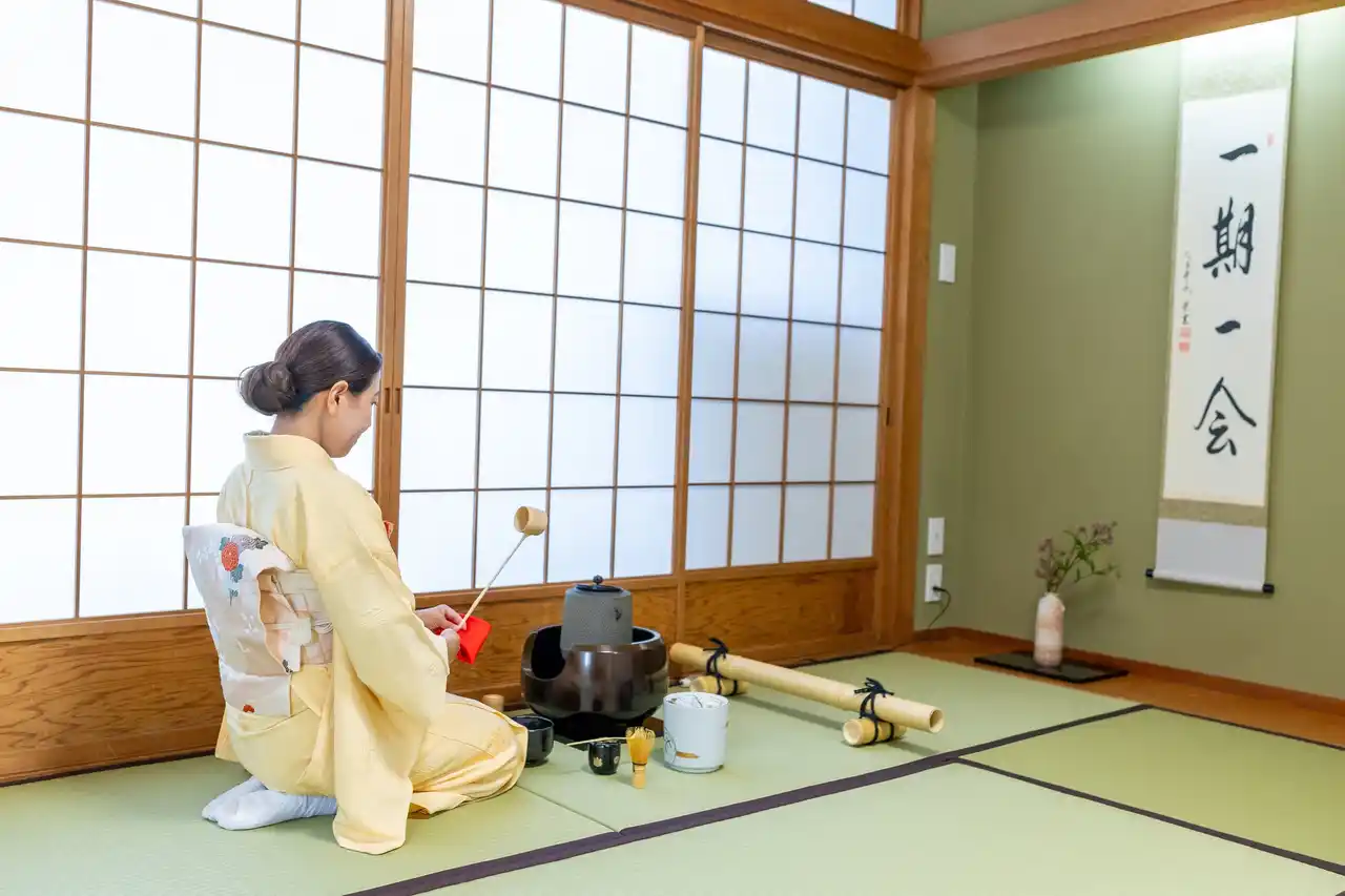 着物を纏い、茶の湯に浸る。京都・夢館五条店で“和の心”を五感で体感する新茶道体験プラン誕生