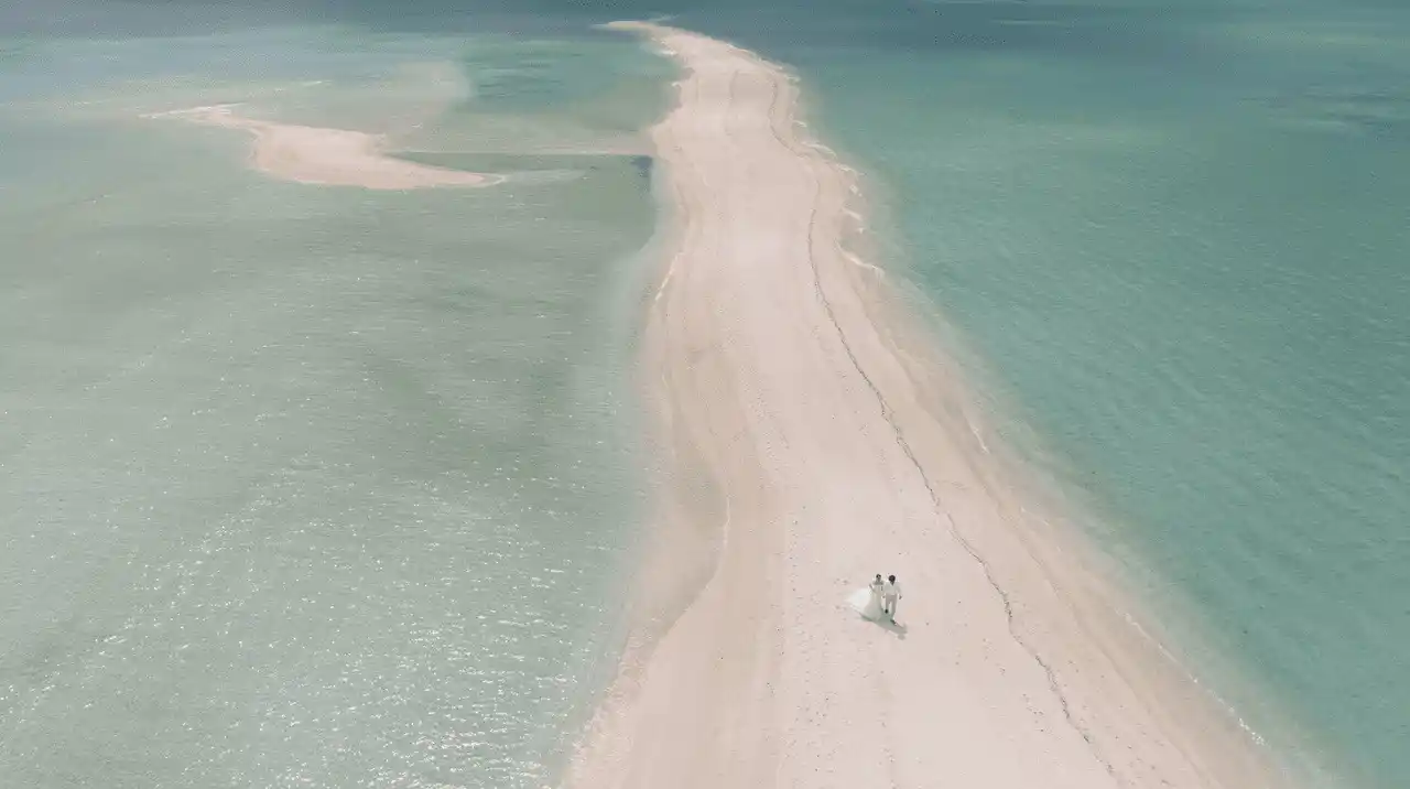 【Rosewood Hotels and Resorts, L.L.C.】 宮古ブルーに誓う、島の静けさと祈りのウェディングローズウッド宮古島が提案する、自然と文化が響き合うセレモニー　結婚式、披露宴の予約開始