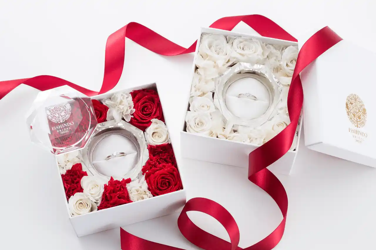 【株式会社一真堂】 一真堂「クリスマスブライダルフェア2024」開催中!サプライズでプロポーズをお考えの方へ期間限定フラワーBOXプレゼント!