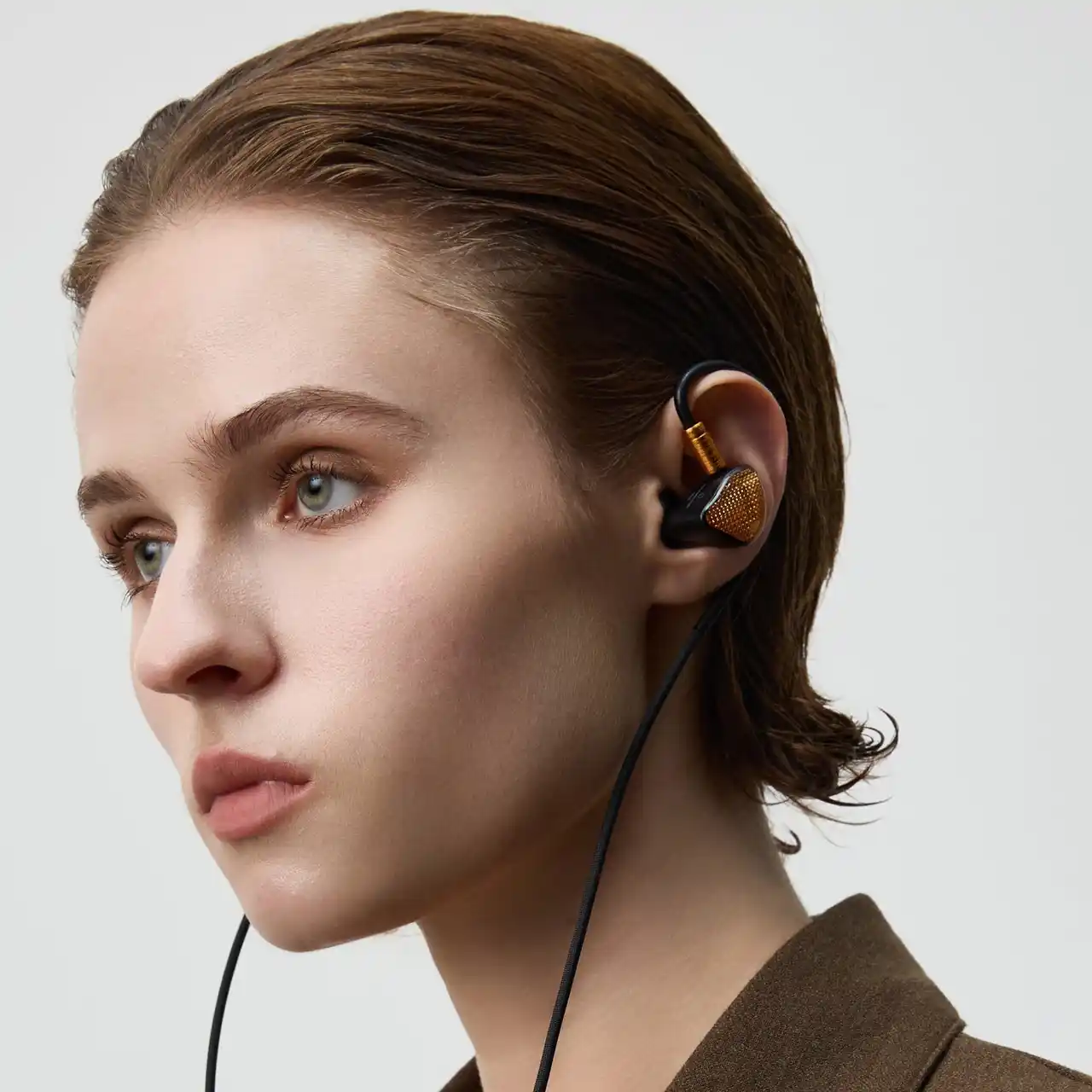 【株式会社伊藤屋国際】 魂の鼓動を感じる"究極のボーカル表現"、9つのドライバーを搭載した、EarAcoustic Audio GENESIS Mix9が登場