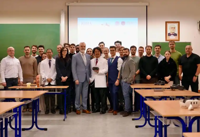 カレル大学医学部での記念撮影