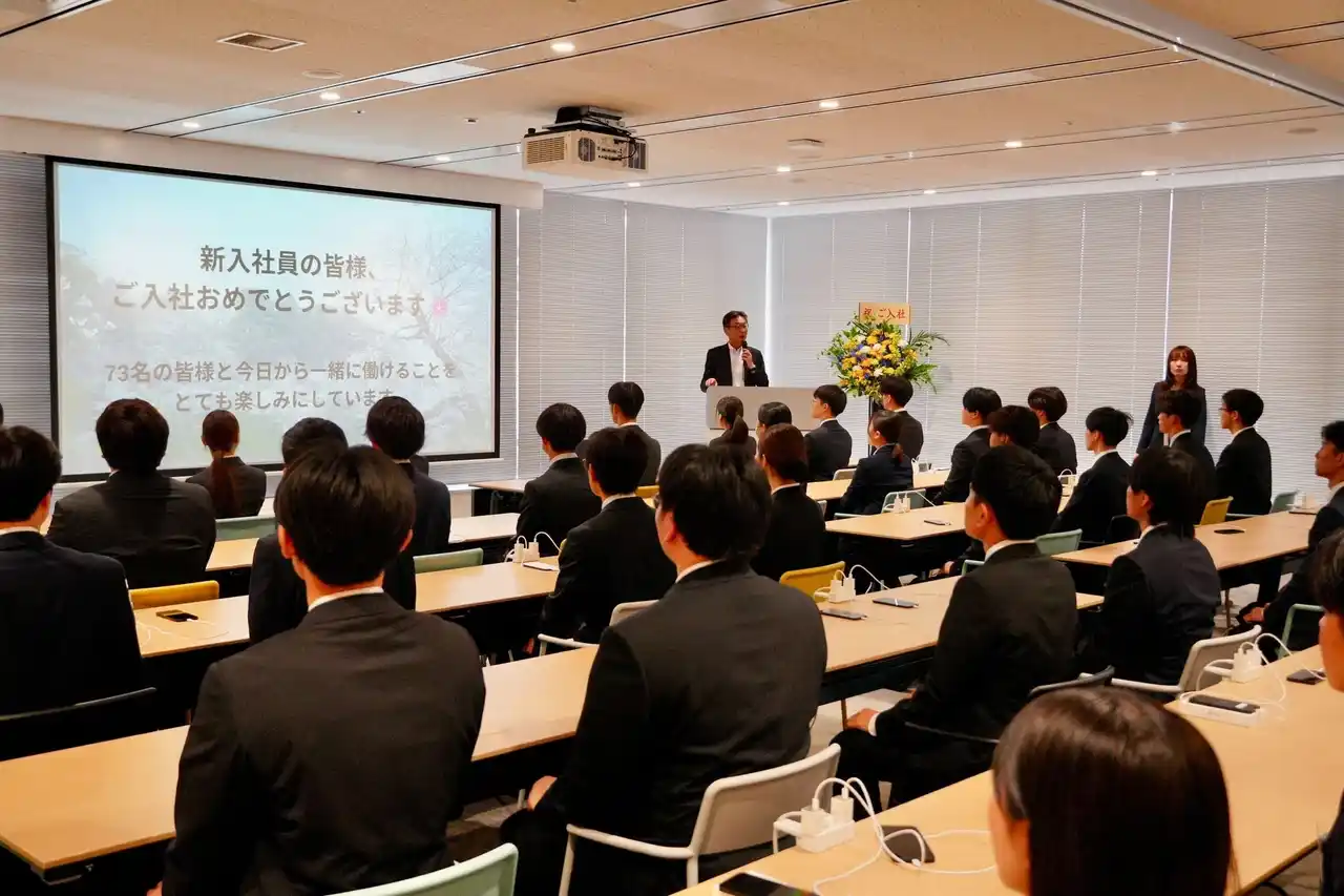 アイティフォー、2026年度入社式を開催、過去最多73名が入社