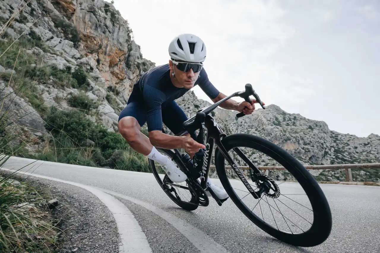 【スペシャライズド】 新しい年に、新しい走りを。2026年1月5日、スペシャライズドの各種ロードバイクがアウトレットに追加。