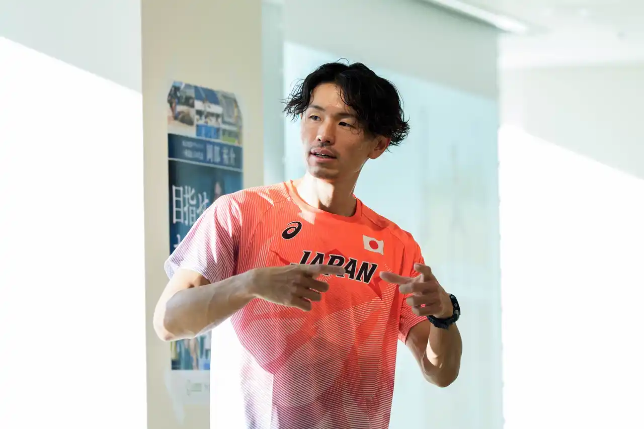 ライフネット生命　東京2025デフリンピックに出場の岡部祐介（十種競技）を壮行会で激励！