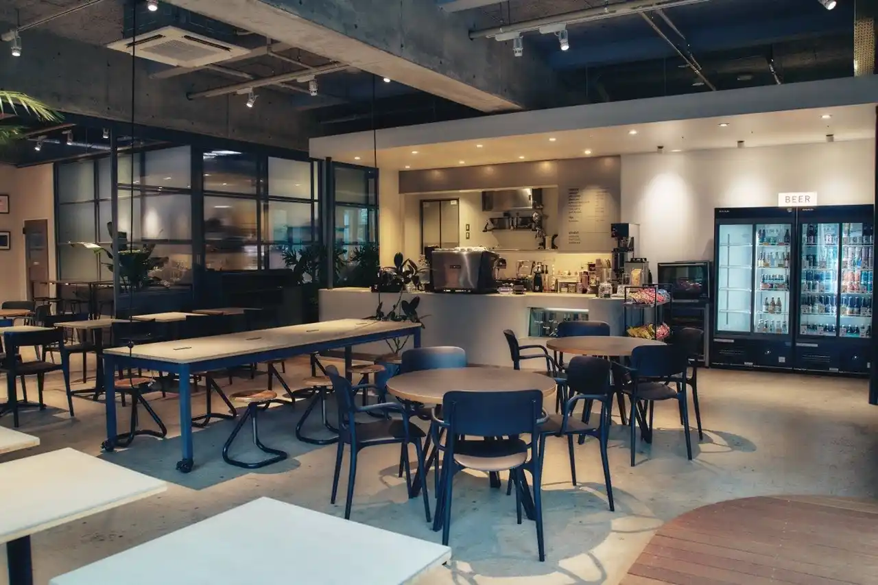 原宿・神宮前のカフェ「HATTO COFFEE」がリニューアルオープン