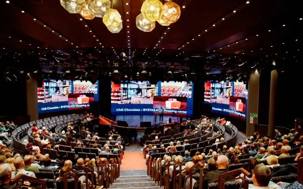 ホーランド アメリカ ライン、IMGと契約締結、2026年FIFAワールドカップ(TM)全104試合を11隻のクルーズ船上で放送