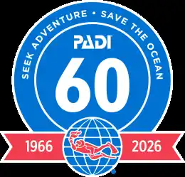 PADI、60周年を記念した「5コース達成で限定パーカーをゲット」キャンペーンを実施