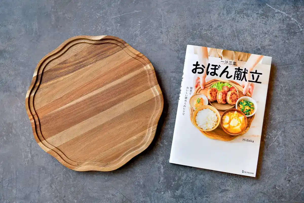 【累計発行部数10万部を突破】『一汁三菜おぼん献立』！ 発売前からAmazonと楽天ブックスで部門1位を獲得し、大ヒットの料理本が一大ブームに！