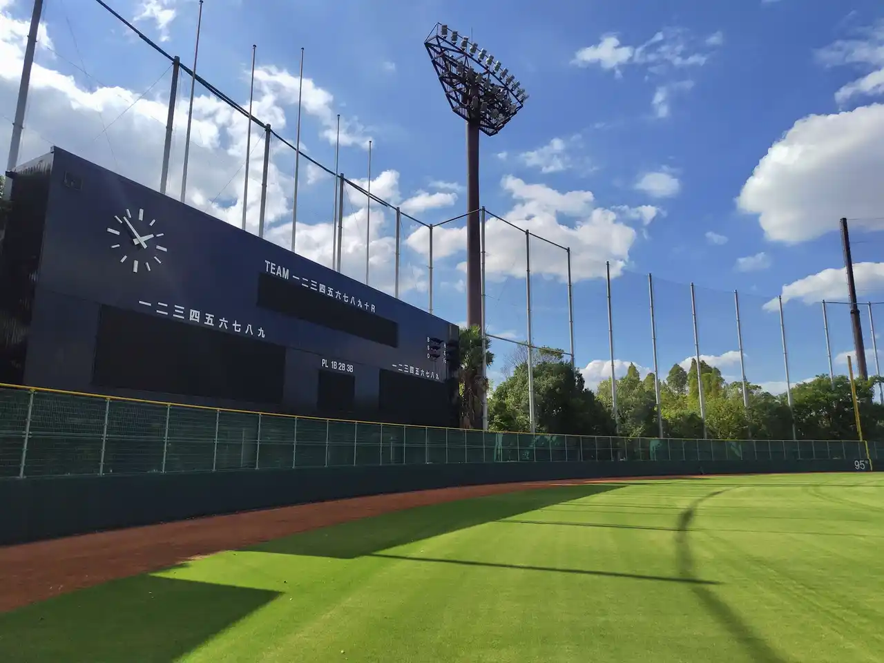 【豊中市】 市内体育施設で初 豊中ローズ球場で広告事業スタート